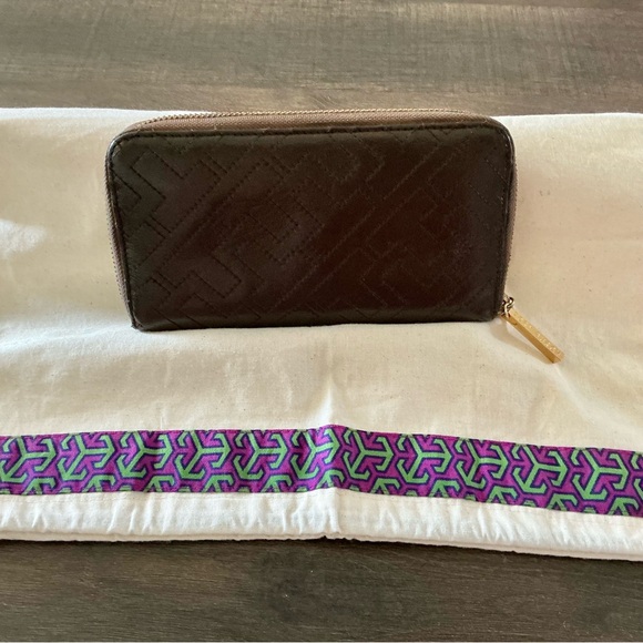 Brown Tory Burch Wallet with Dust Bag EUC - Picture 2 of 5